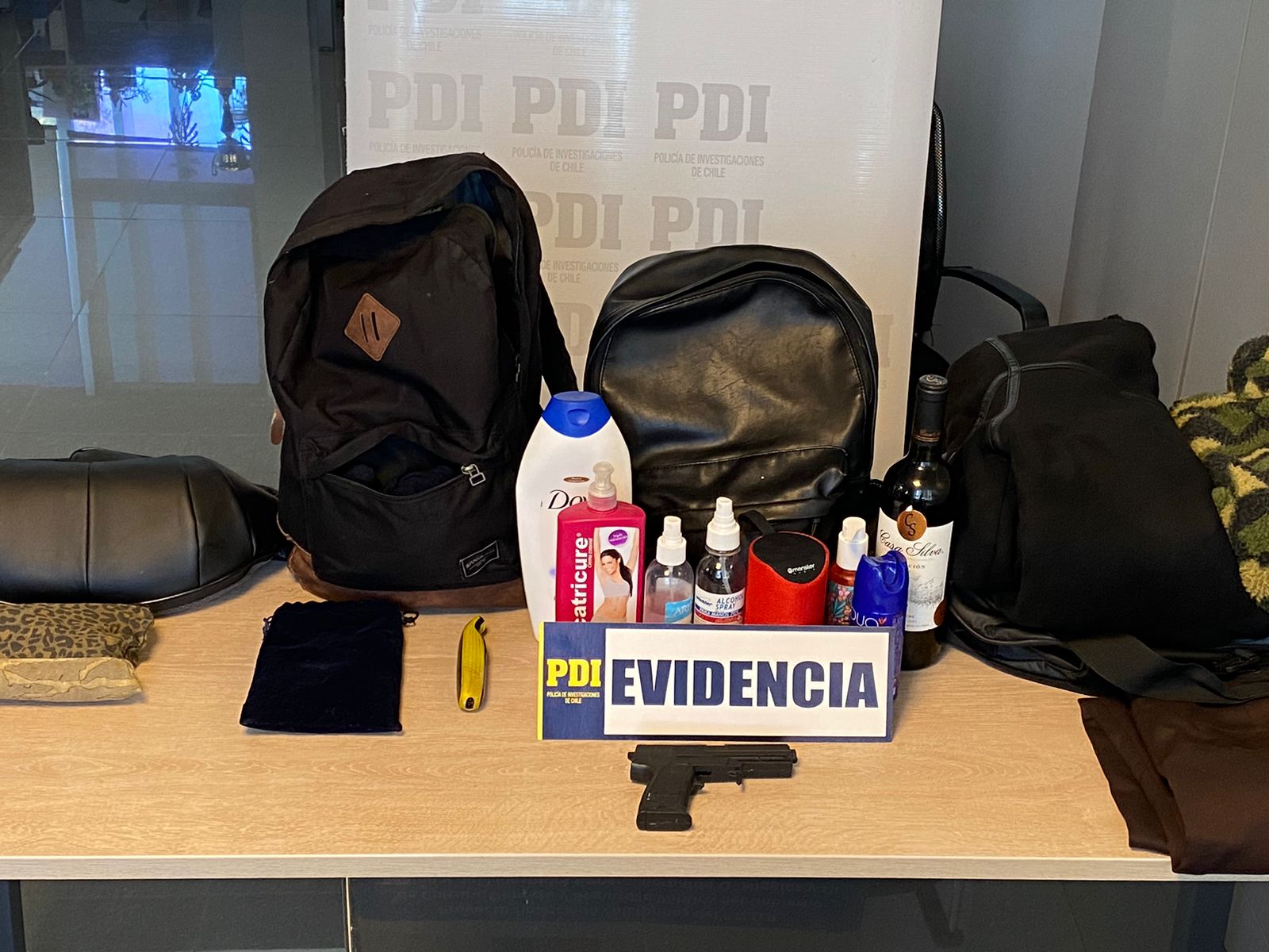 HOMBRE RETIENE A SUJETO QUE ROBABA EN SU CASA Y LO ENTREGA A LA PDI